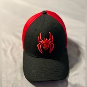 Official Marvel Spider-Man kids hat.   Small medium